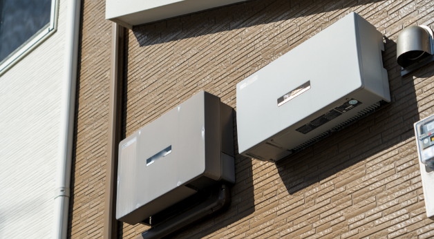 太陽光発電　蓄電池　写真