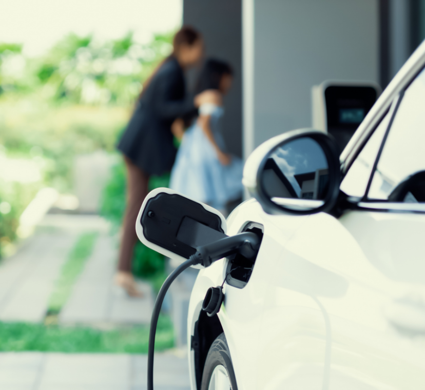 V2Hシステム　車充電中　写真